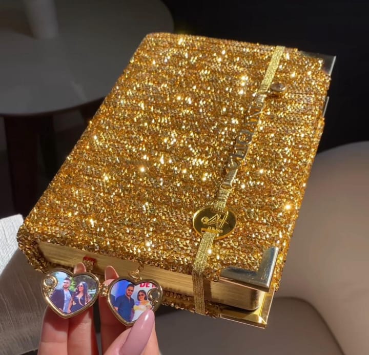 Golden luxo- BIBLIA MÉDIA