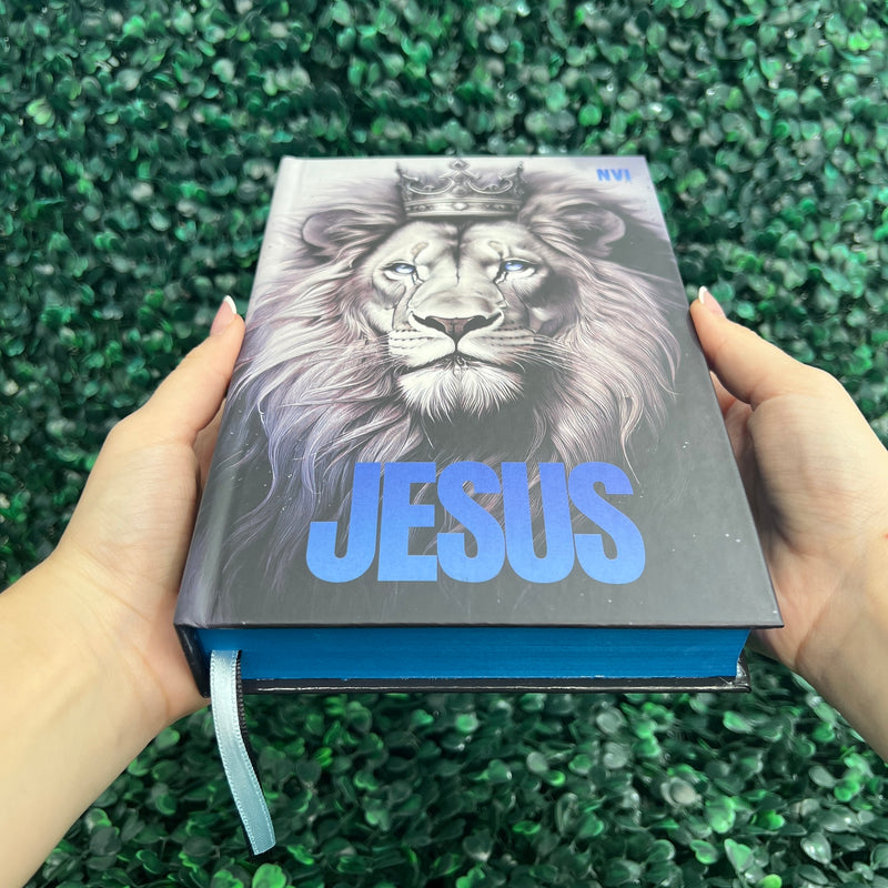 Bíblia Sagrada NVI Masculina Leão Jesus Azul Evangélica Capa Dura Índice